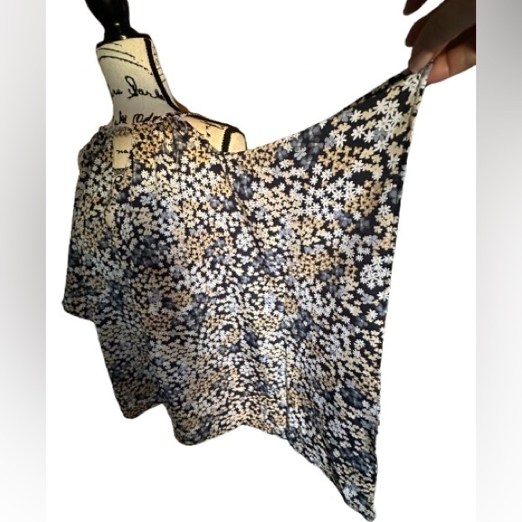 MICHAEL Michael Kors. Top cold shoulder blouse. Size OX - Picture 5 of 13